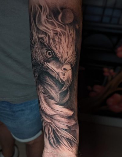 Tatouage réalisme en noir et gris