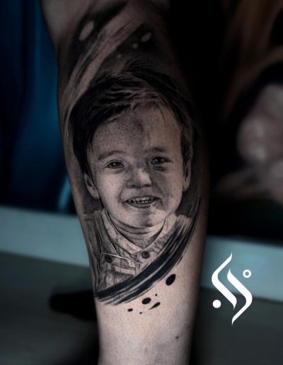 Portrait réalisme en noir et gris